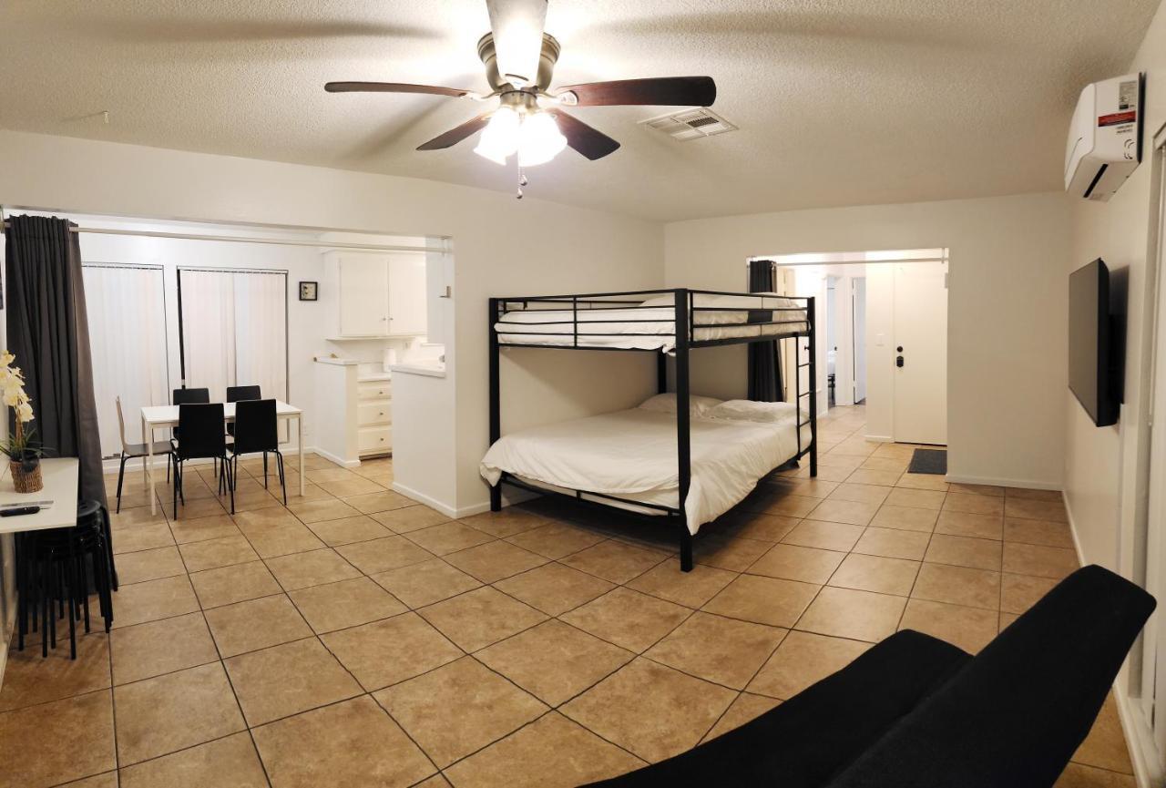 Centrally Located, 4X Queen, 300 Mbps Internet With Backyard! Hemet Exterior foto
