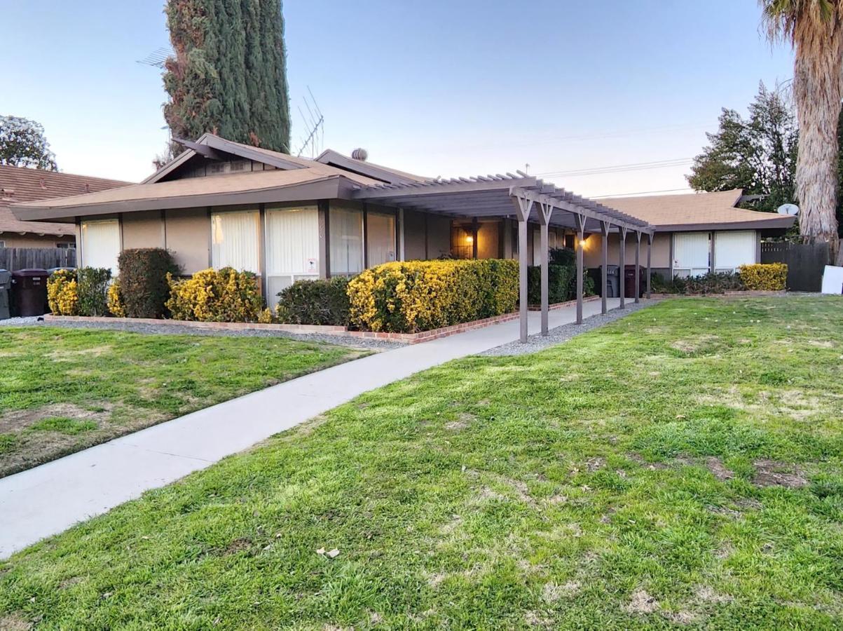 Centrally Located, 4X Queen, 300 Mbps Internet With Backyard! Hemet Exterior foto