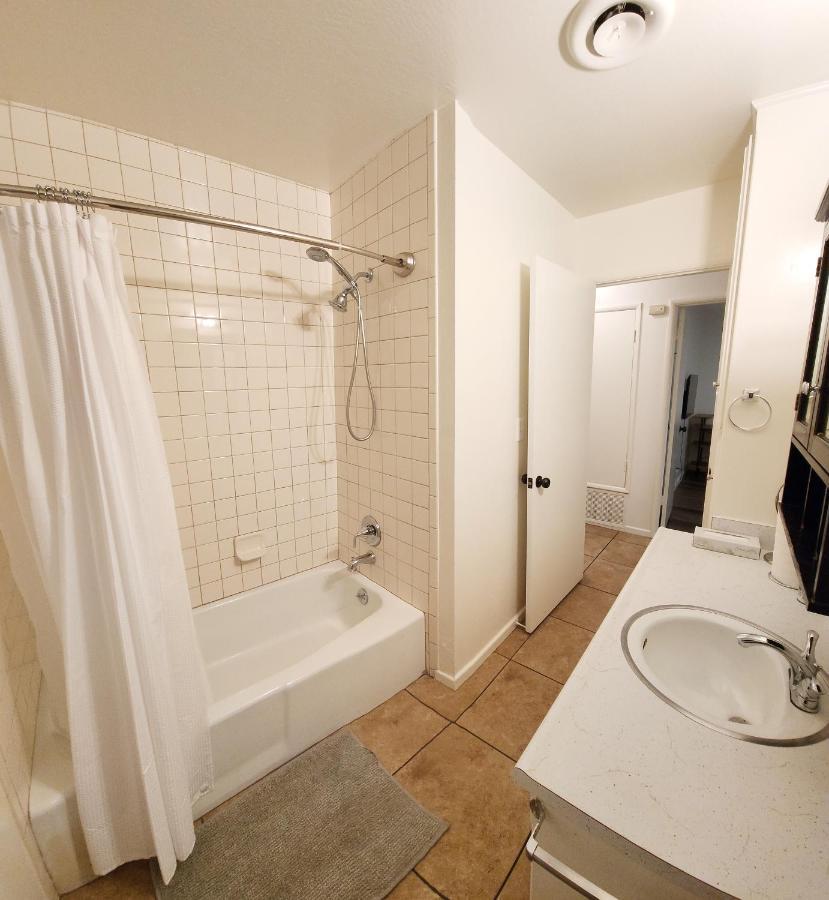 Centrally Located, 4X Queen, 300 Mbps Internet With Backyard! Hemet Exterior foto