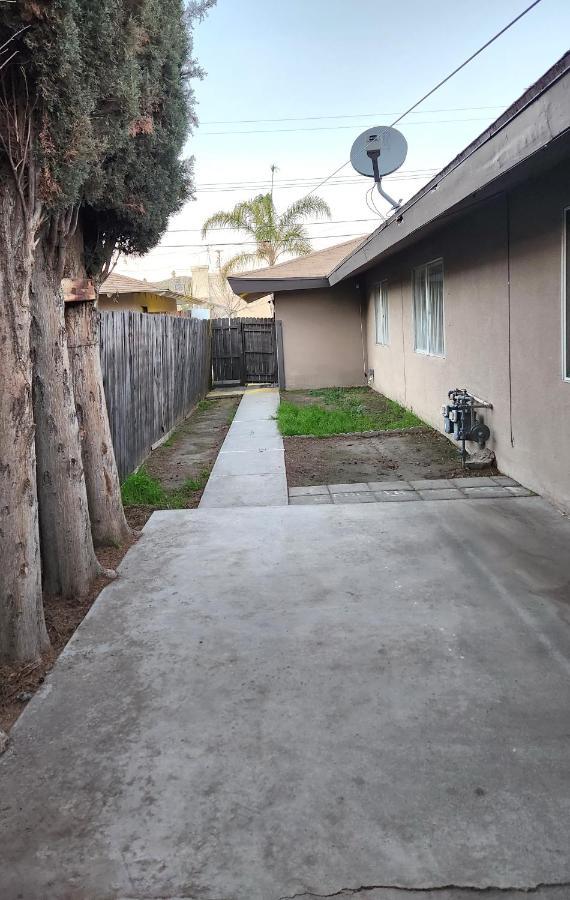 Centrally Located, 4X Queen, 300 Mbps Internet With Backyard! Hemet Exterior foto