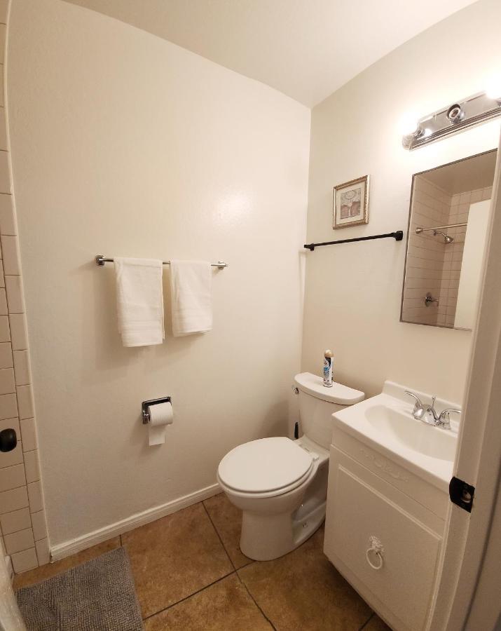 Centrally Located, 4X Queen, 300 Mbps Internet With Backyard! Hemet Exterior foto